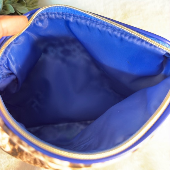 Estee Lauder Butterfly 🦋 and 🌹 Roses Makeup Bag - Picture 5 of 8